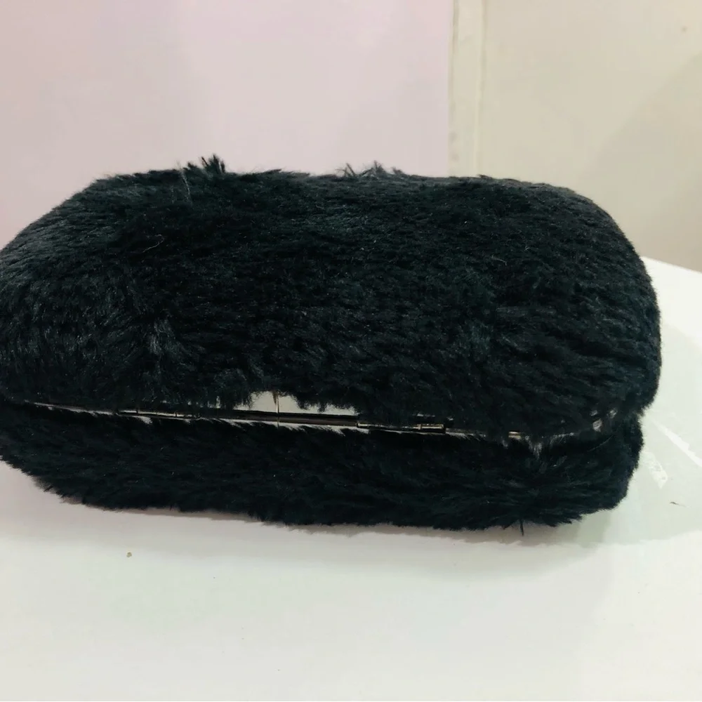 Black fur clutch / sling - Picture 6 of 14